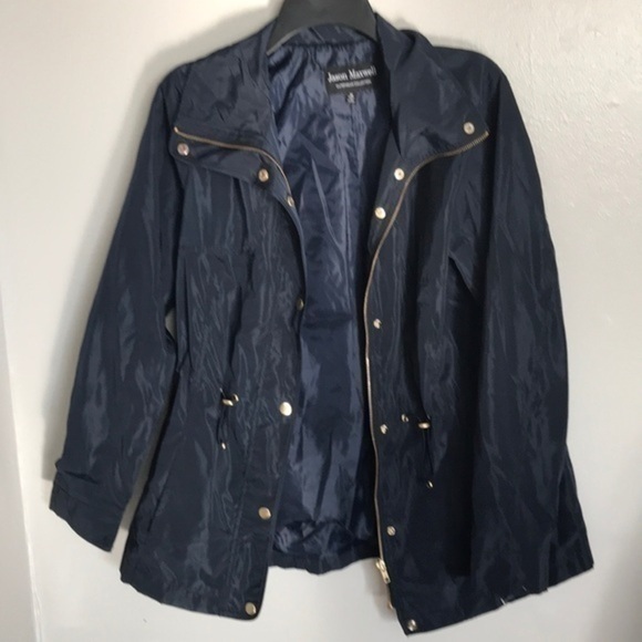 This lightweight anorak jacket, Size Medium - Picture 2 of 8